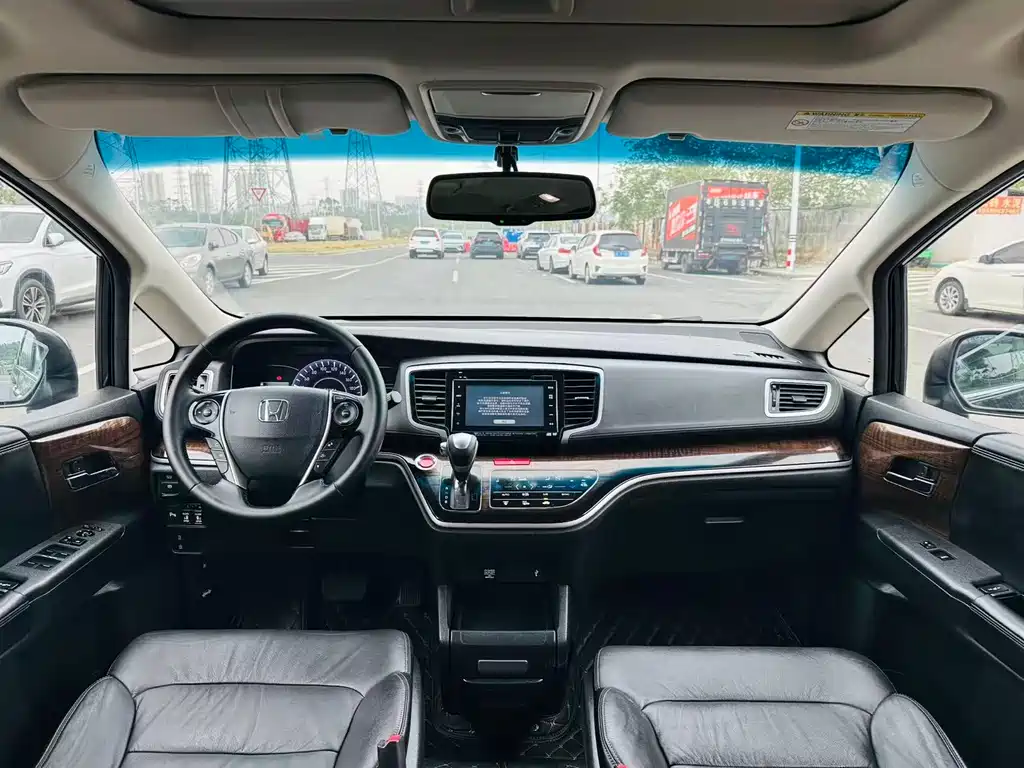 Odyssey 2015 model restyled 2.4L Grand Touring Edition