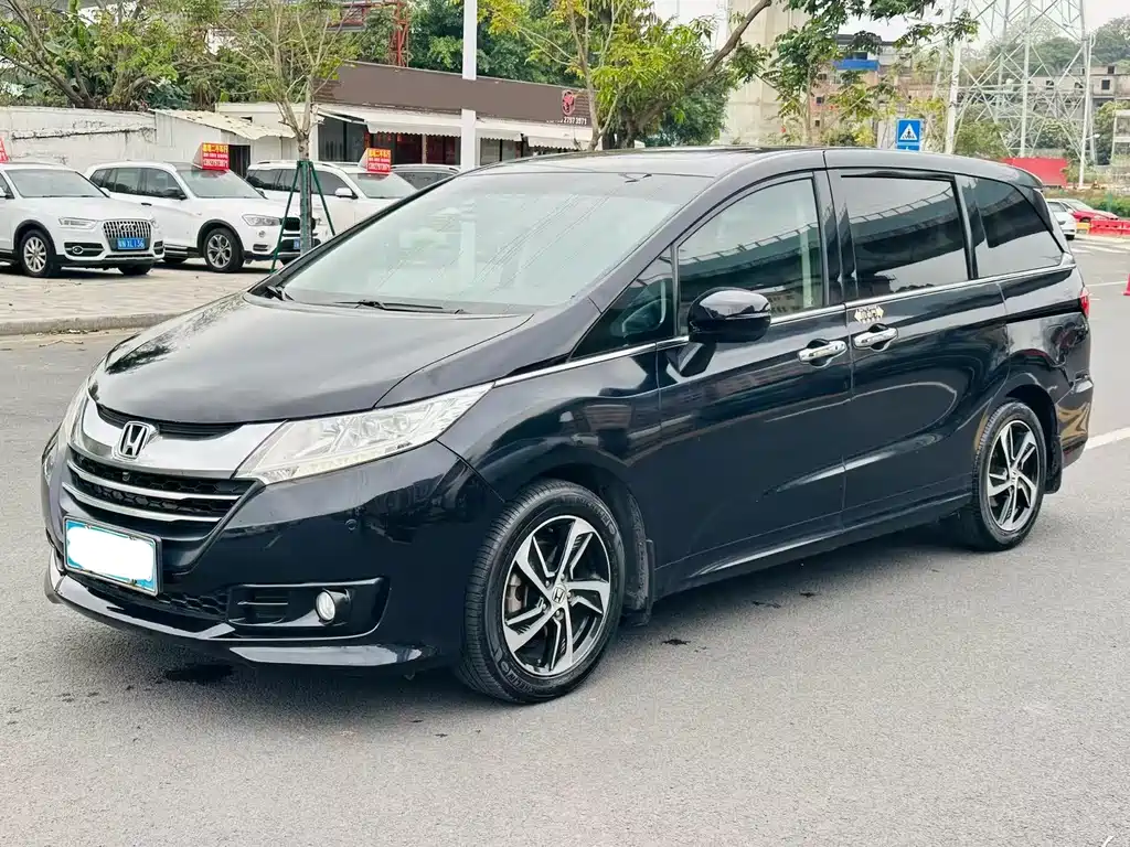 Odyssey 2015 model restyled 2.4L Grand Touring Edition
