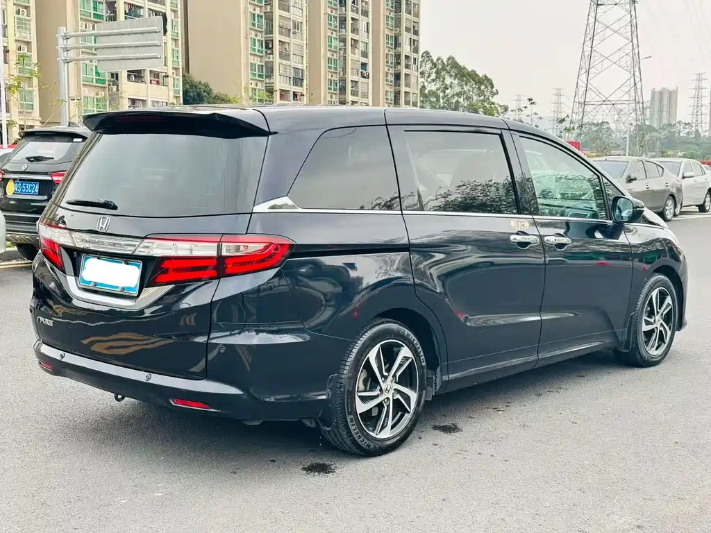 Odyssey 2015 model restyled 2.4L Grand Touring Edition