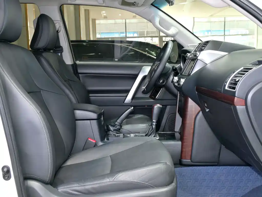 Prado 2016 3.5L Automatic TX-L NAVI
