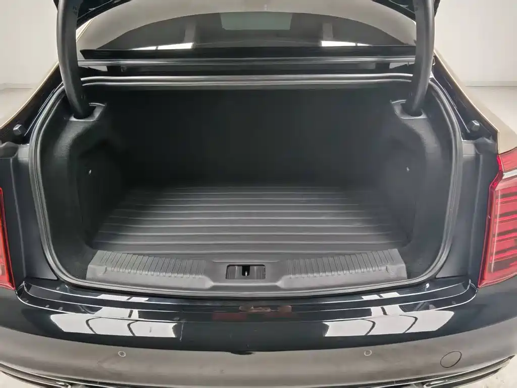 Hongqi H9 2020 Model 2.0T ZhiLian QiChang Edition