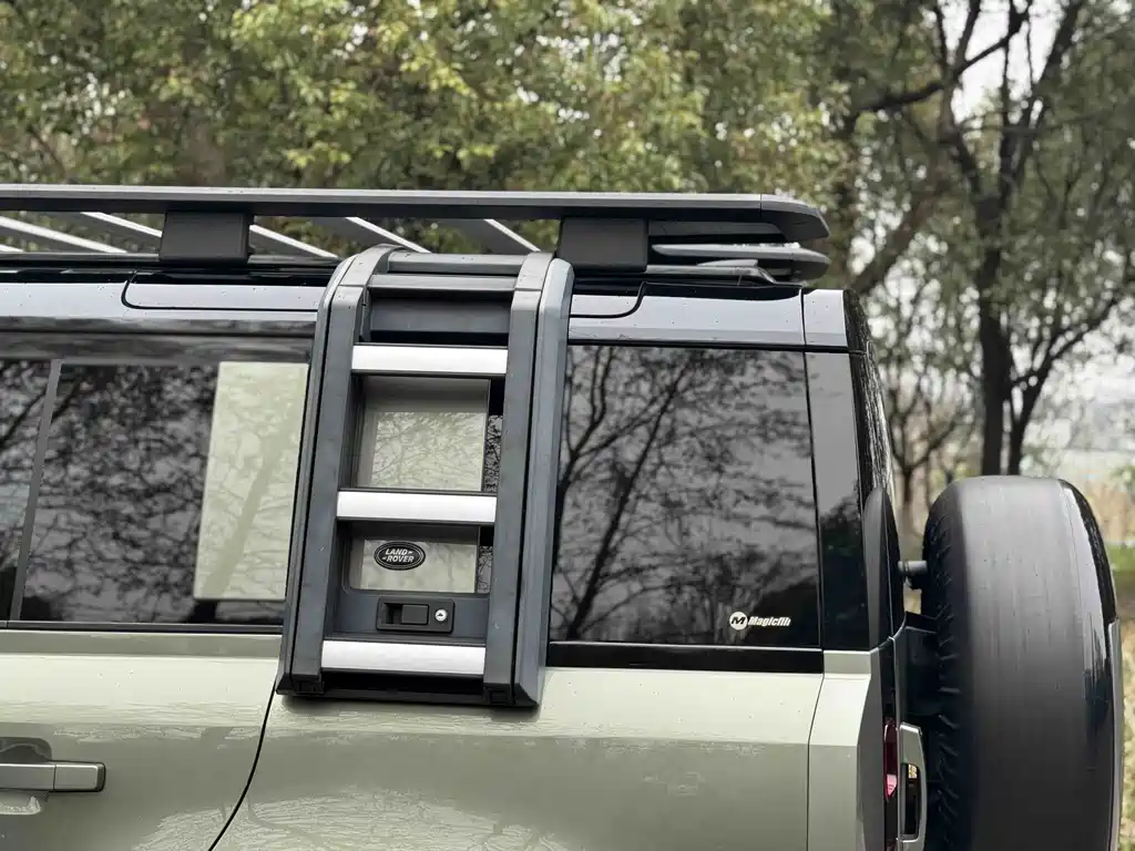 Land Rover Defender 2023 Edition 110 3.0T P400 X-DYNAMIC HSE