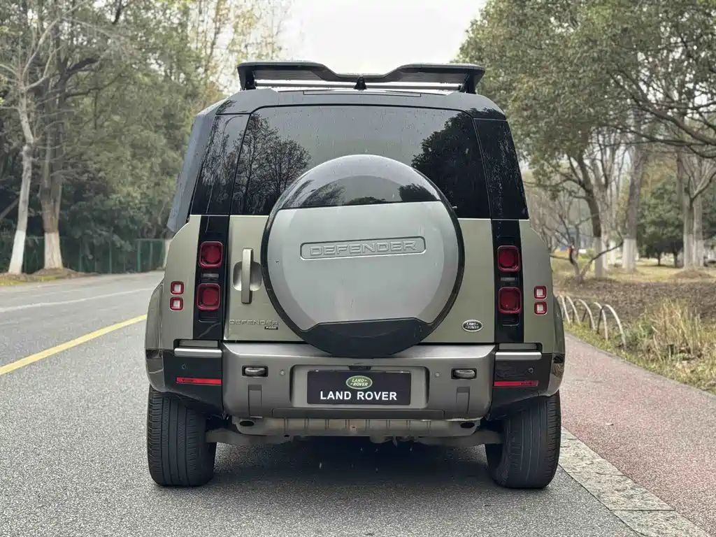 Land Rover Defender 2023 Edition 110 3.0T P400 X-DYNAMIC HSE