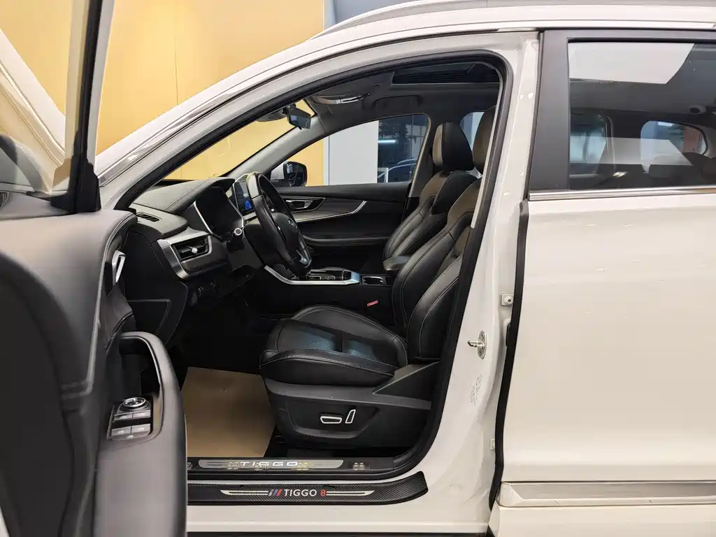 Huayue 8 2019 1.6TGDI Automatic Luxury Edition