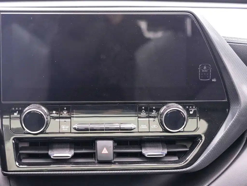 Land Cruiser 2021 2.5L HEV 4WD尊贵版