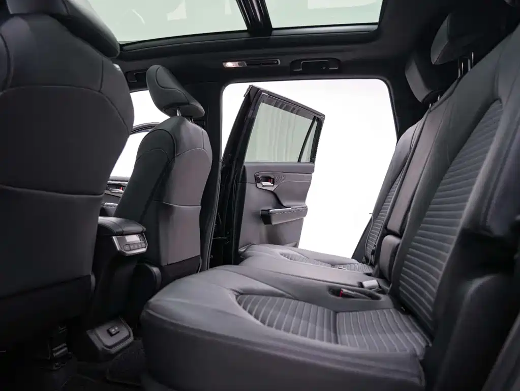 Land Cruiser 2021 2.5L HEV 4WD尊贵版