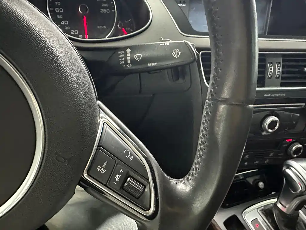 Audi A4L 2016 35 TFSI Prestige Edition S Line Comfort Version