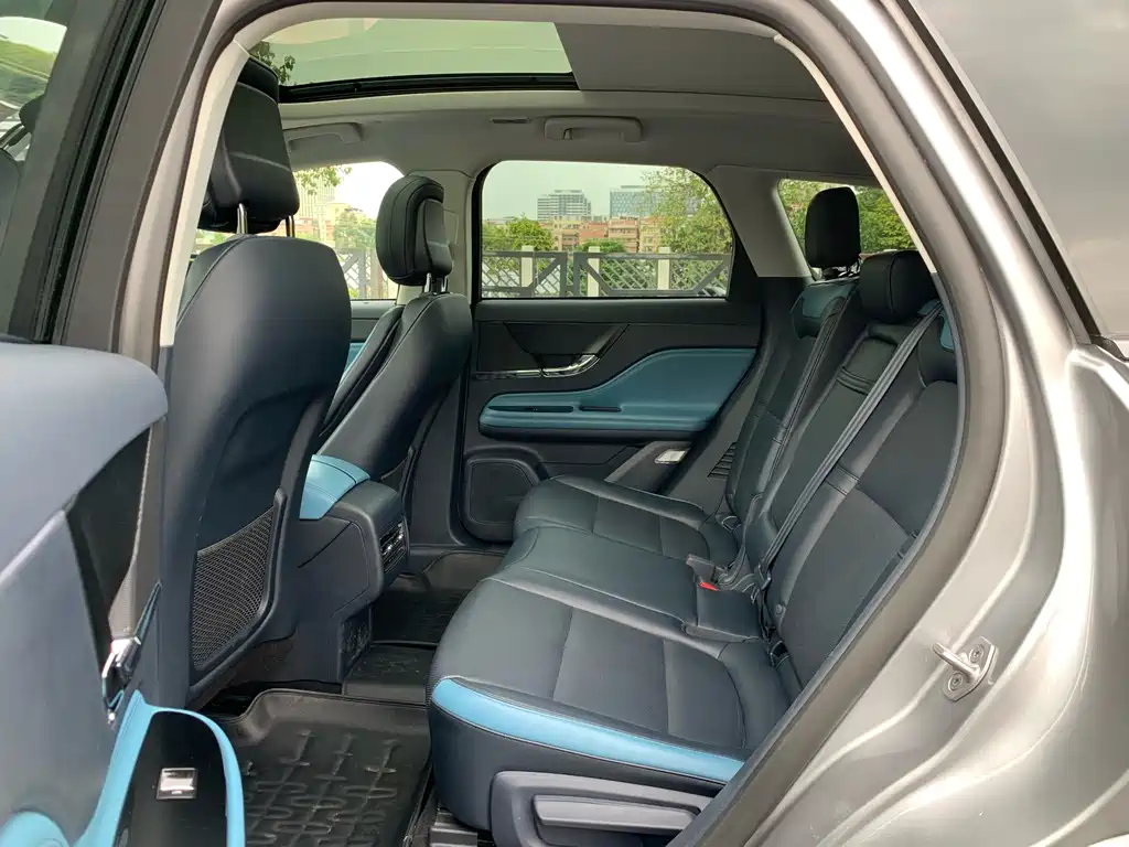 Explorer 2024 1.5T Two-Wheel Drive Premium Hybrid Edition