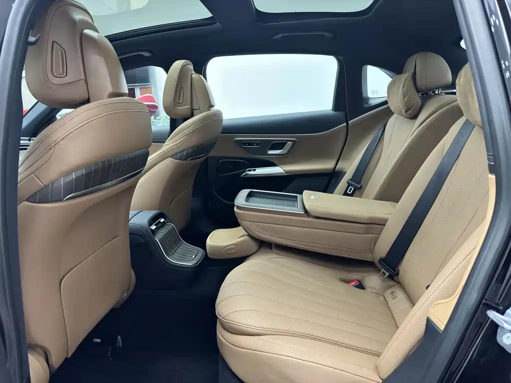 Mercedes-Benz E-Class 2025 E 300 L Fashion Edition