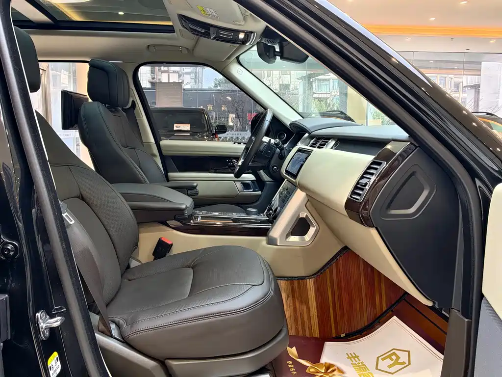 Range Rover 2021 3.0 L6 Classic Extended Edition