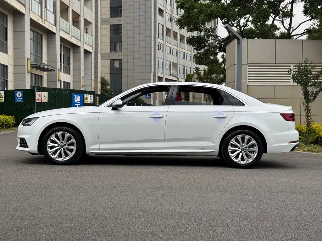 Audi A4L 2019 40 TFSI进取型国V