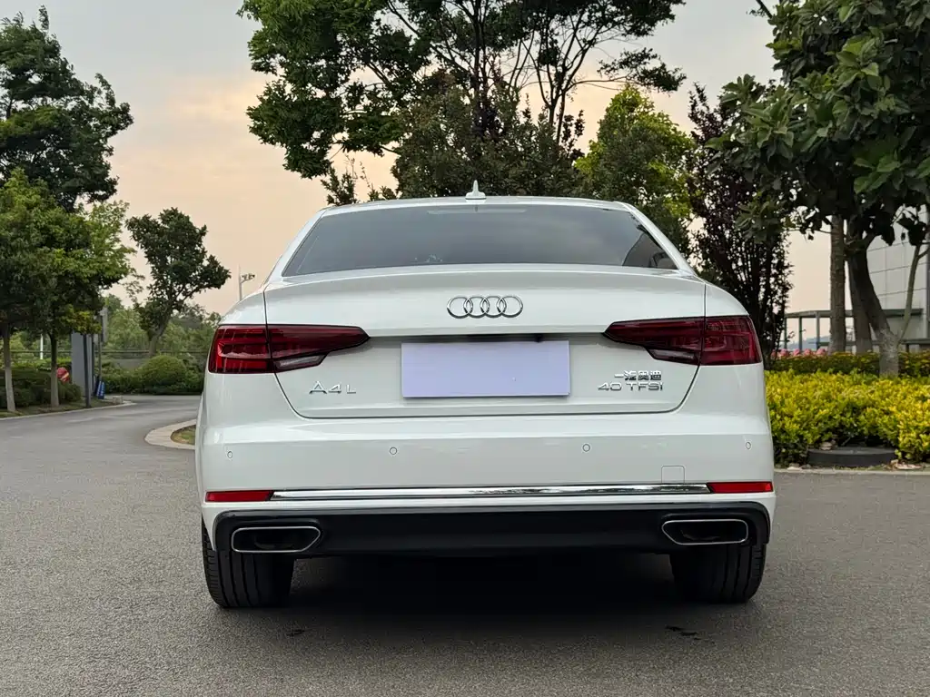 Audi A4L 2019 40 TFSI进取型国V