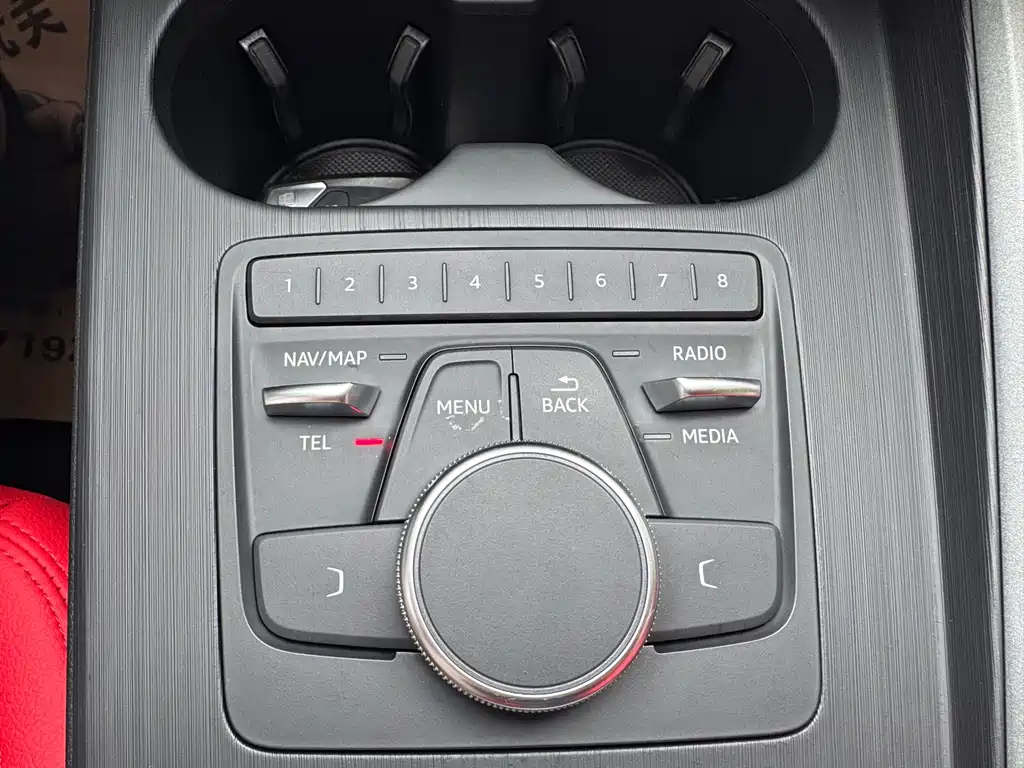 Audi A4L 2019 40 TFSI进取型国V