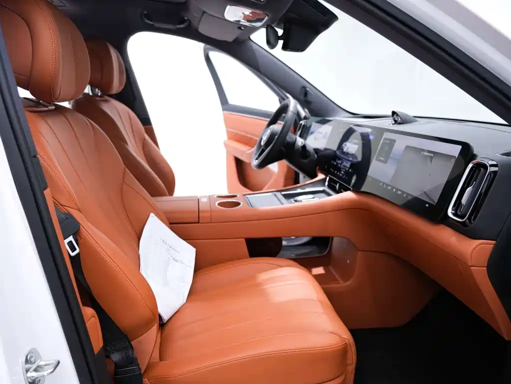SUV M8 2025 Edition Range-Extended Ultra Version 53.4kWh 5-Seat Version (192-line LiDAR)