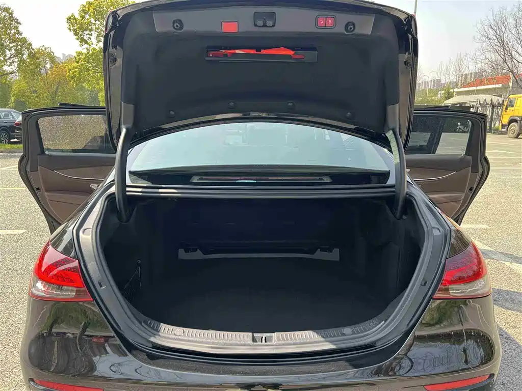 Mercedes-Benz E-Class 2021 E 300 L Fashion Edition