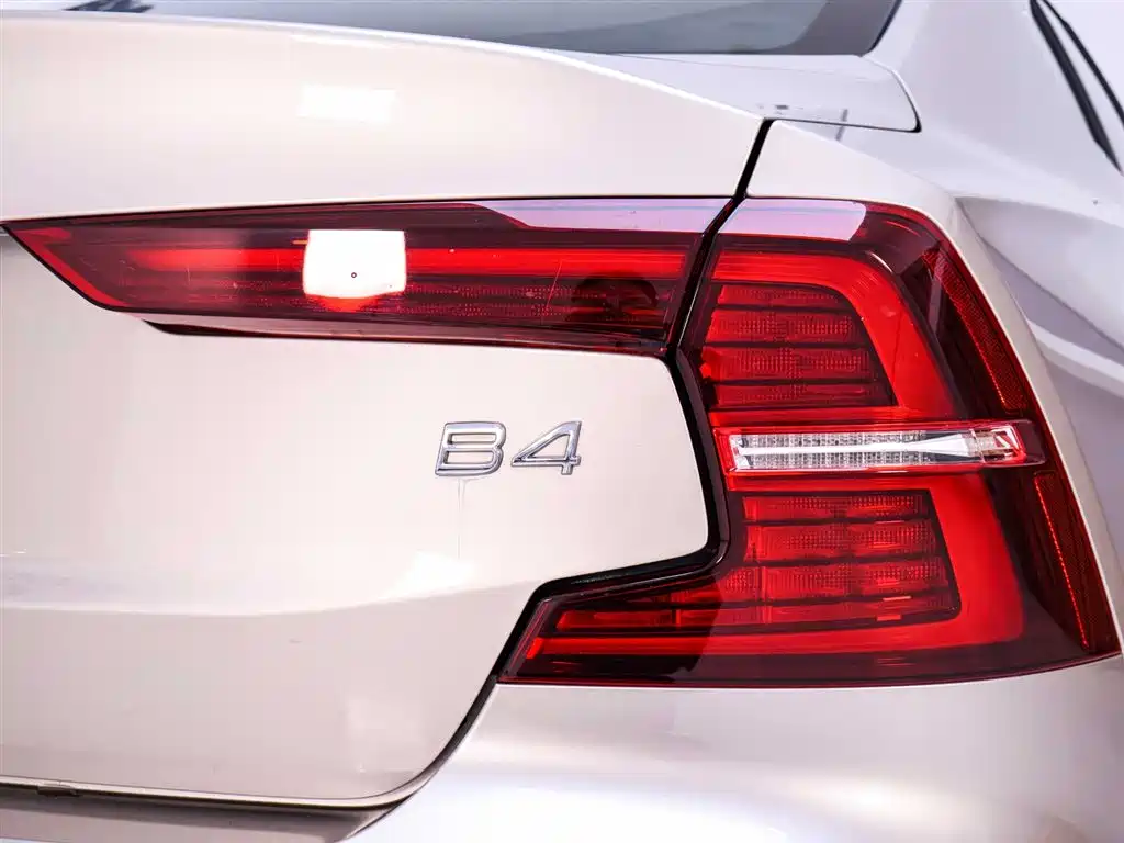 Volvo S60 2023 B4 Intelligent Luxury Edition
