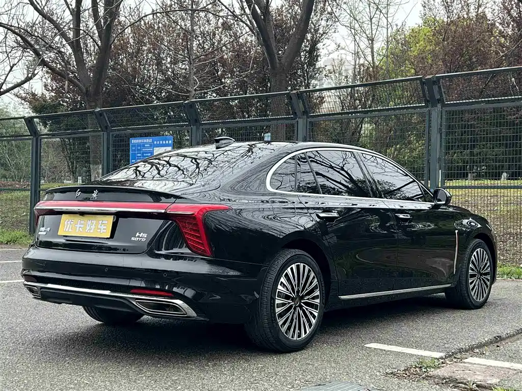 Hongqi H5 2025 Model 2.0T Automatic Qi Chang Edition