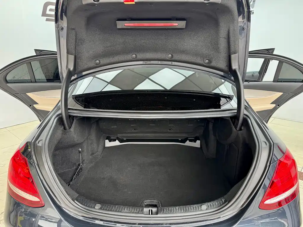 Mercedes E-Class 2017 model E 300 Sporty
