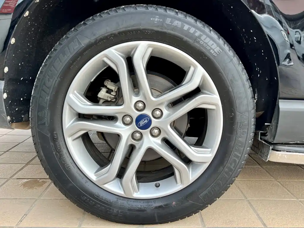 Ford Edge 2018 EcoBoost 245 2WD Luxury 7-seater National VI