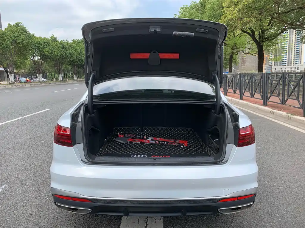 Audi A4L 2020 40 TFSI Fashion Dynamic Edition