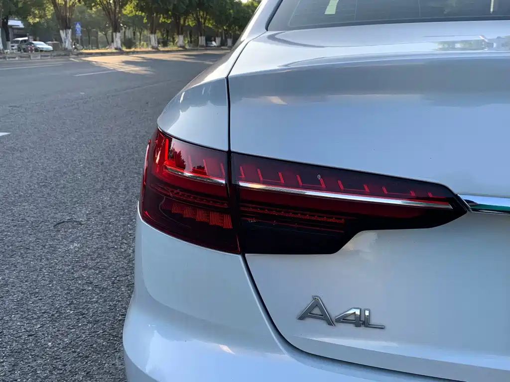 Audi A4L 2020 40 TFSI Fashion Dynamic Edition