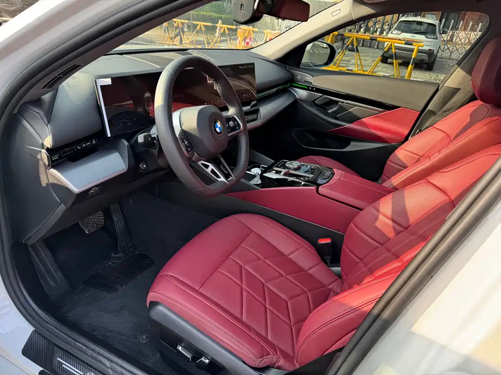 BMW 5 Series 2024 525Li M Sport Package