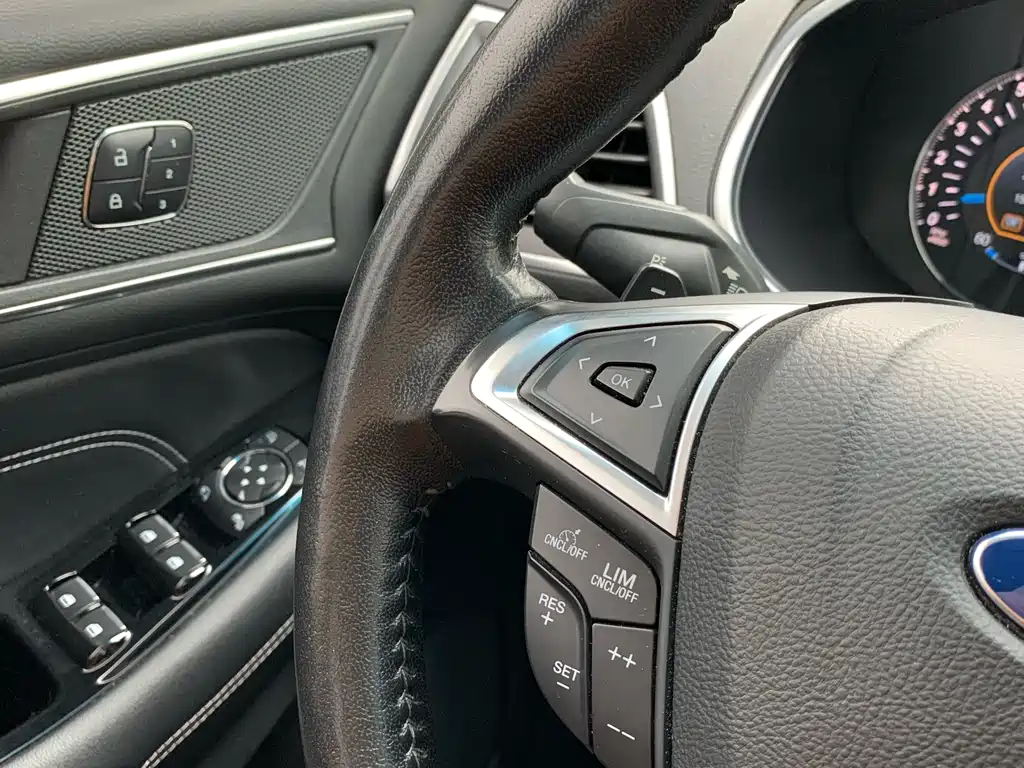 Escape 2016 EcoBoost 245 AWD Premium 7-seat