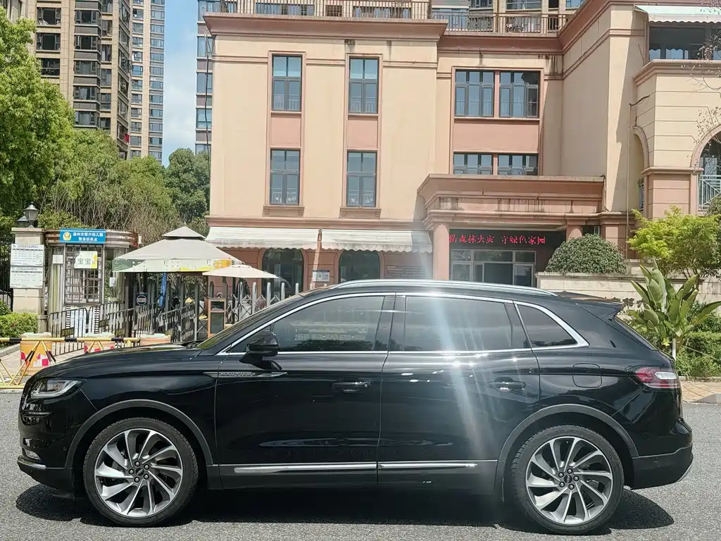 Navigator 2022 2.7T AWD Premium Edition