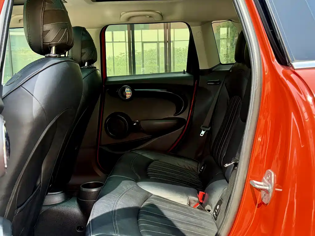 Mini 2018 Artisan 2.0T Cooper S 5-Door Edition