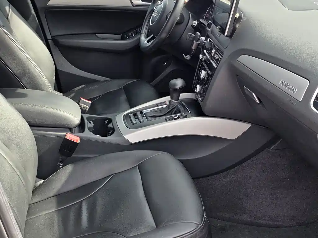 Audi Q5 2016 model 40 TFSI进取型