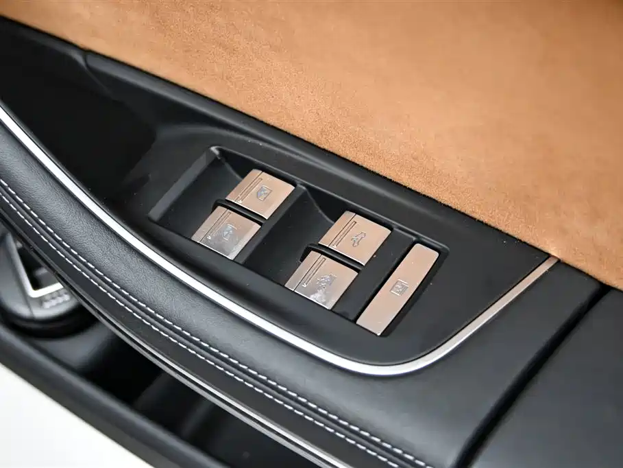 Audi A8 2024 model A8L 50 TFSI quattro Premium Tronic