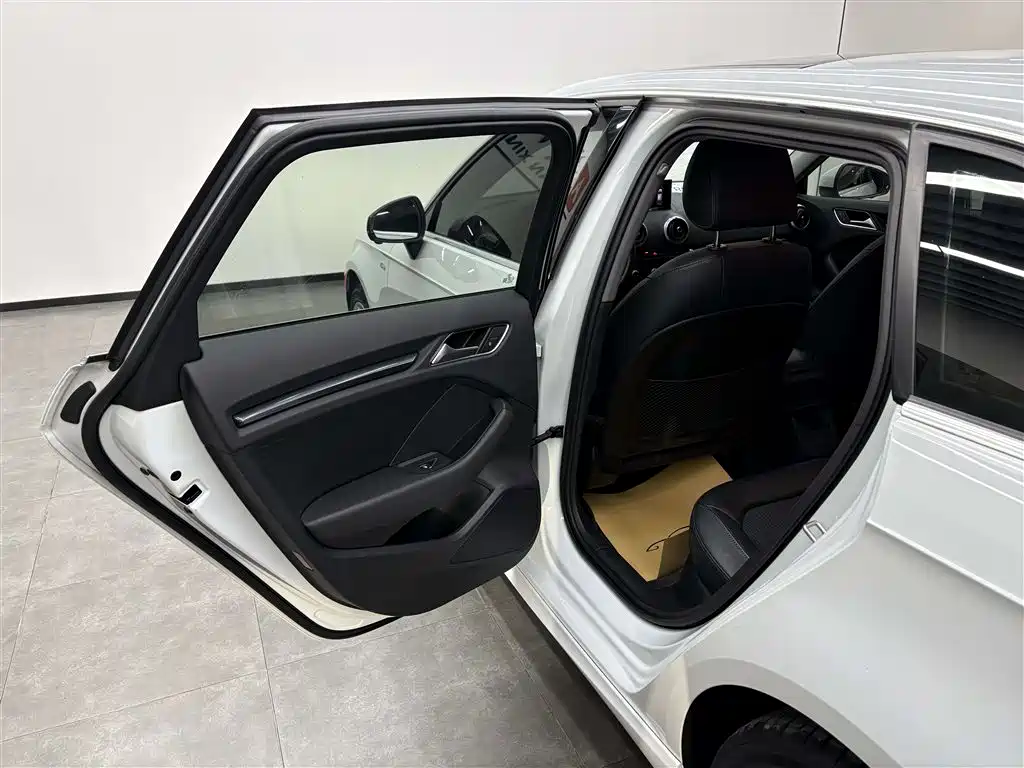Audi A3 2019 Sportback 35 TFSI Style Edition National V