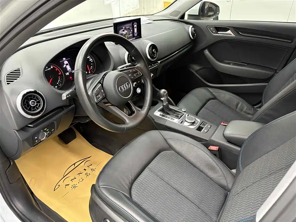 Audi A3 2019 Sportback 35 TFSI Style Edition National V