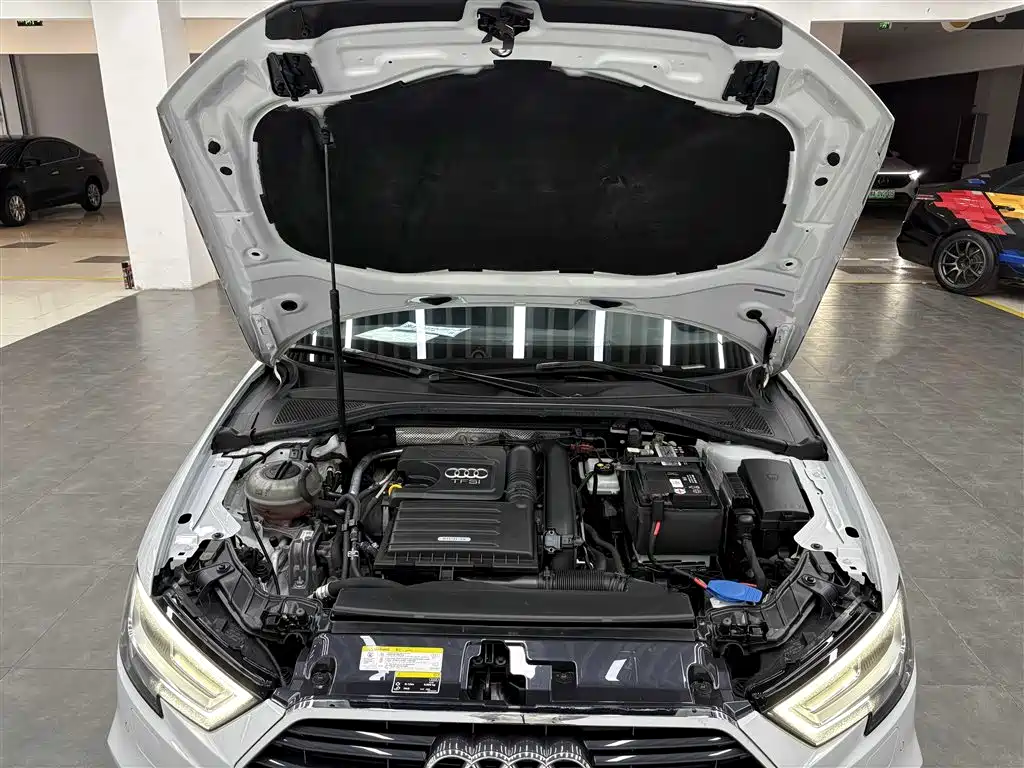 Audi A3 2019 Sportback 35 TFSI Style Edition National V
