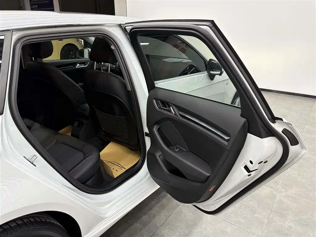 Audi A3 2019 Sportback 35 TFSI Style Edition National V