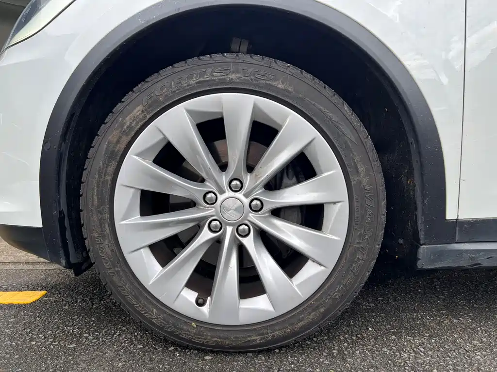 Model X 2017 Long Range Edition