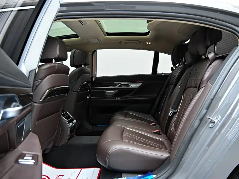 BMW 7 Series 2021 730Li Luxury Package