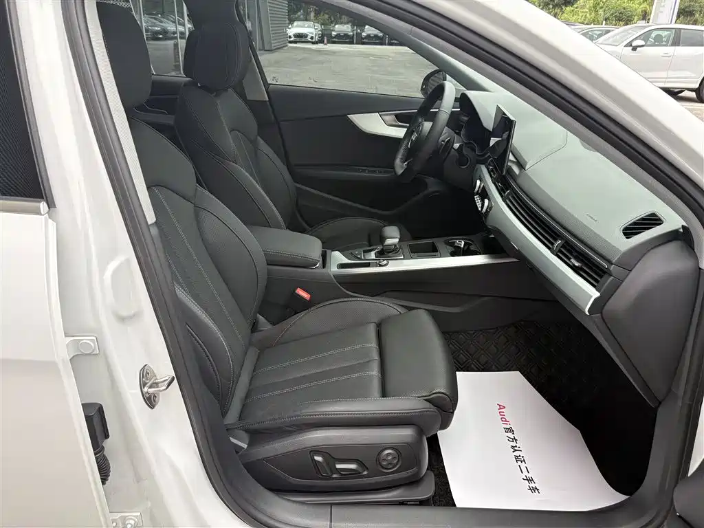 Audi A4L 2020 40 TFSI Luxury Dynamic Edition