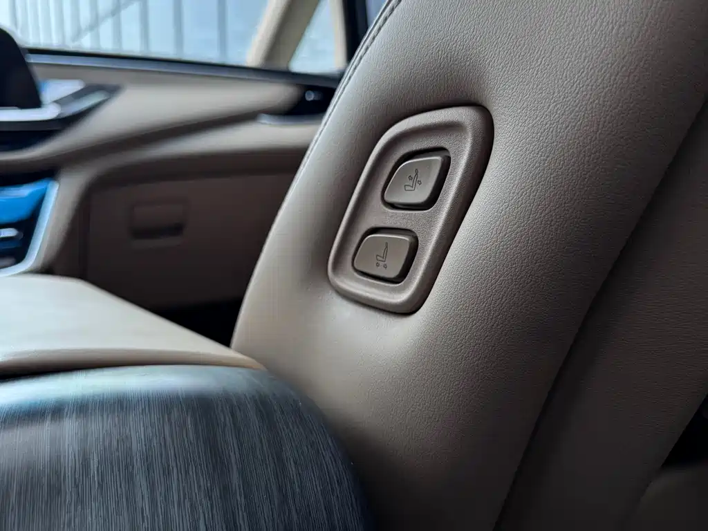 Buick GL8 2021 ES Luxury 653T