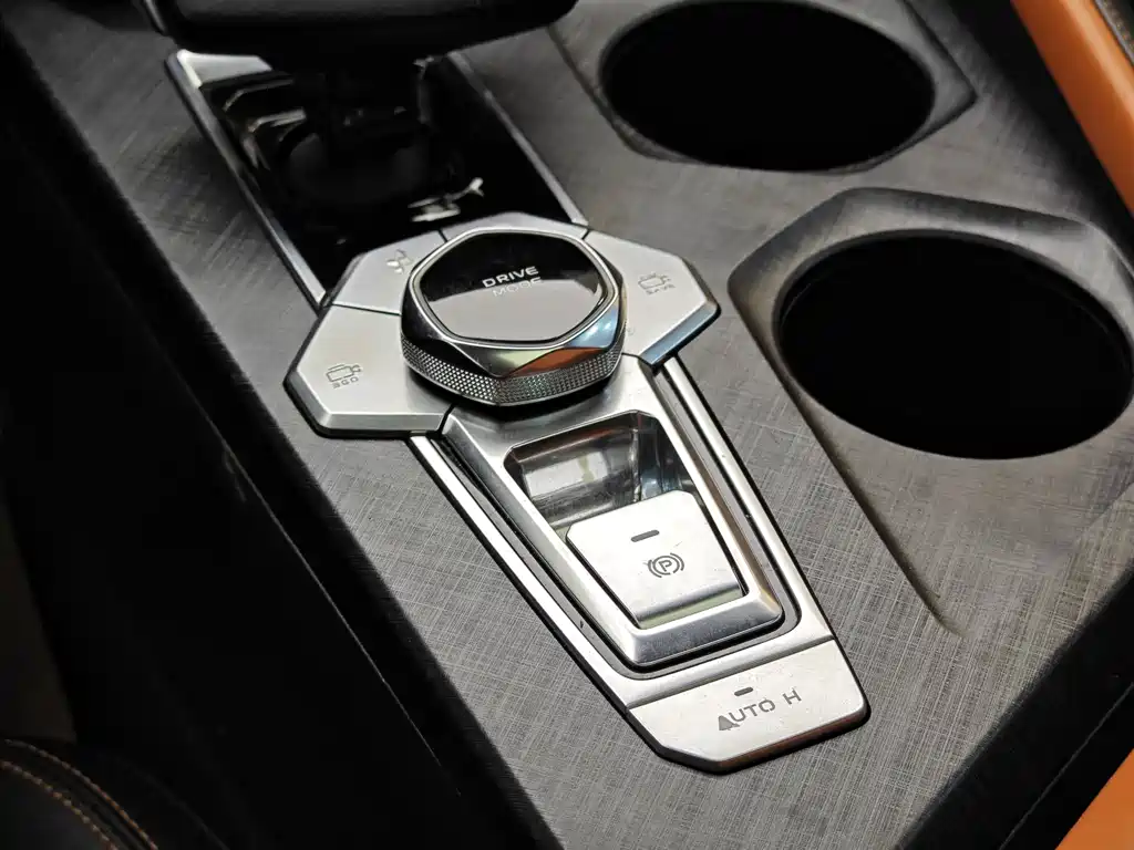 Changan UNI-V 2022 Model 1.5T Smart Navigation Edition