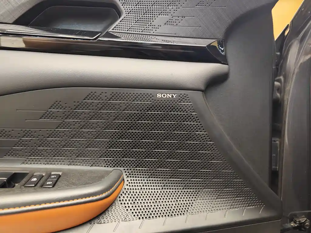Changan UNI-V 2022 Model 1.5T Smart Navigation Edition