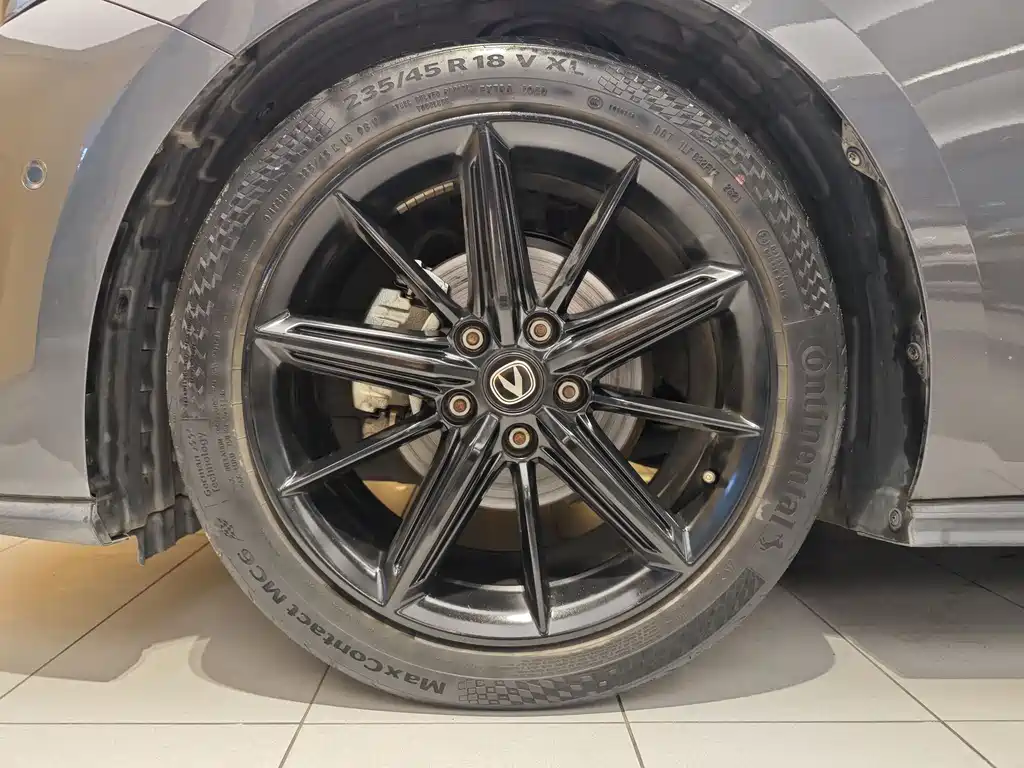Changan UNI-V 2022 Model 1.5T Smart Navigation Edition