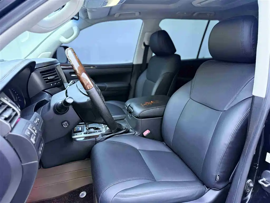 Lexus LX 2009 570