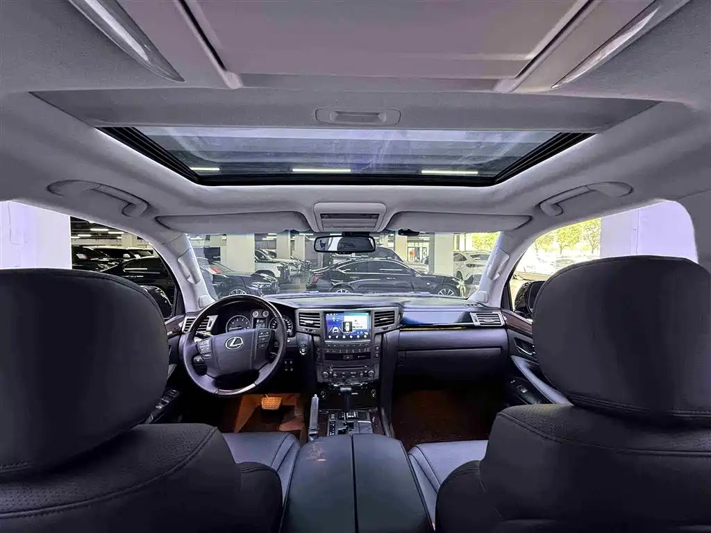 Lexus LX 2009 570