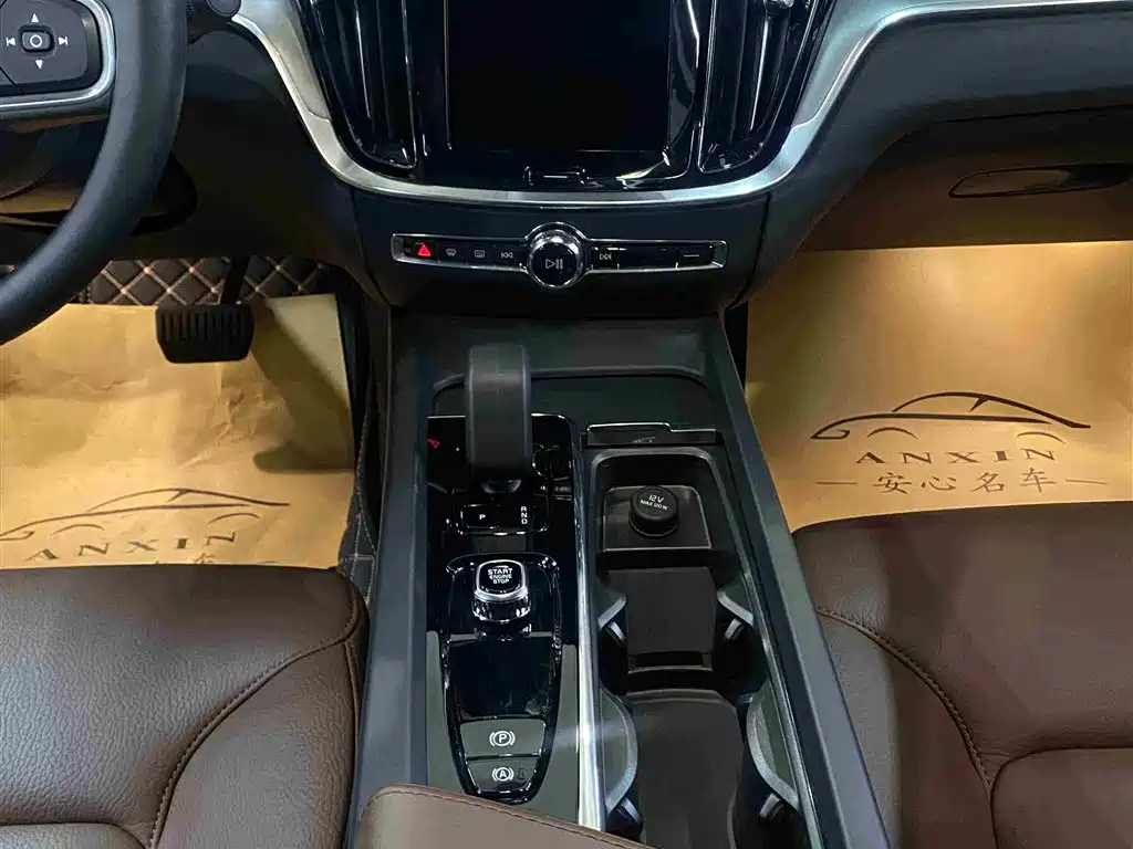Volvo S60 2025 B4 Intelligent Comfort Luxury Edition