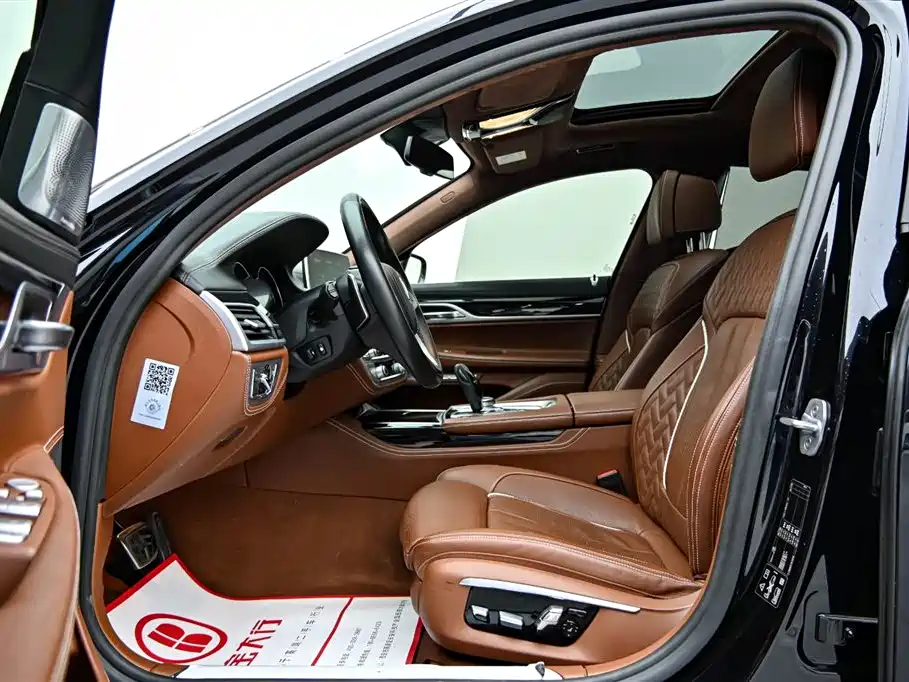 BMW 7 Series 2018 740Li xDrive Luxury Edition M Sport Package