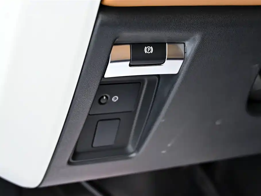 Land Rover Defender 2024 110 3.0T P400 X-DYNAMIC HSE