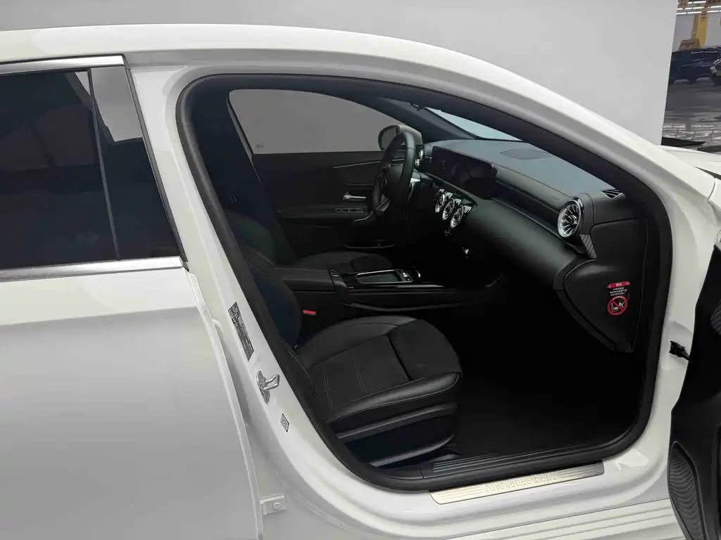 Mercedes-Benz A-Class 2024 Facelift A 200 L Fashion Edition
