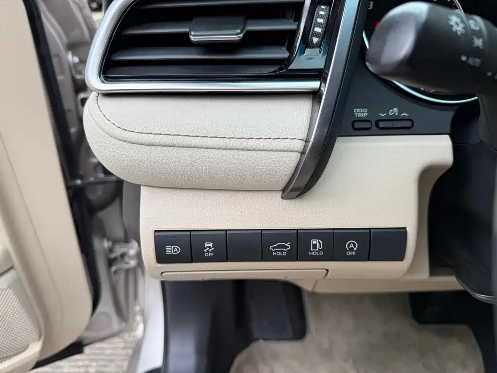 Camry 2021 2.0G Luxury Edition