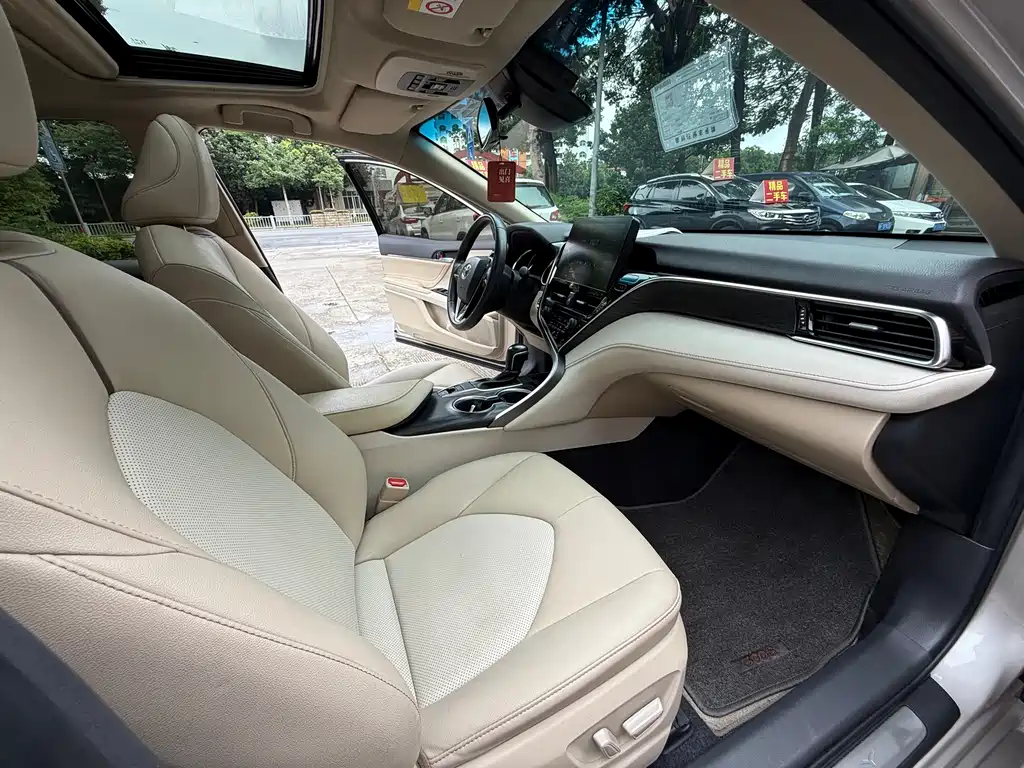 Camry 2021 2.0G Luxury Edition